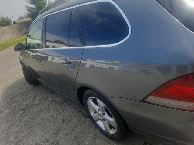 Серый Фольксваген Гольф, объемом двигателя 1.6 л и пробегом 270 тыс. км за 6900 $, фото 19 на Automoto.ua