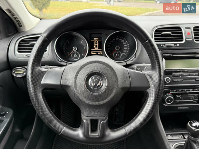 Серый Фольксваген Гольф, объемом двигателя 1.6 л и пробегом 298 тыс. км за 6550 $, фото 25 на Automoto.ua