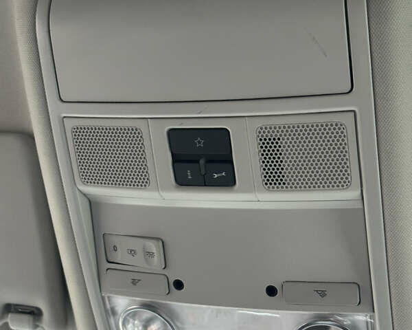 Серый Фольксваген Гольф, объемом двигателя 1.39 л и пробегом 255 тыс. км за 8500 $, фото 26 на Automoto.ua