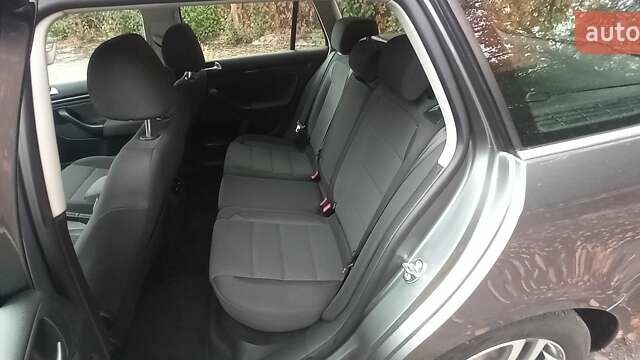 Серый Фольксваген Гольф, объемом двигателя 1.39 л и пробегом 186 тыс. км за 8100 $, фото 26 на Automoto.ua