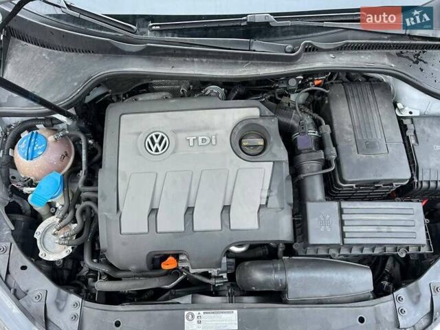 Серый Фольксваген Гольф, объемом двигателя 1.6 л и пробегом 262 тыс. км за 8500 $, фото 26 на Automoto.ua