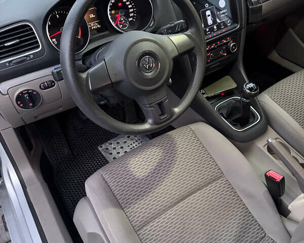 Сірий Фольксваген Гольф, об'ємом двигуна 1.6 л та пробігом 241 тис. км за 7099 $, фото 22 на Automoto.ua