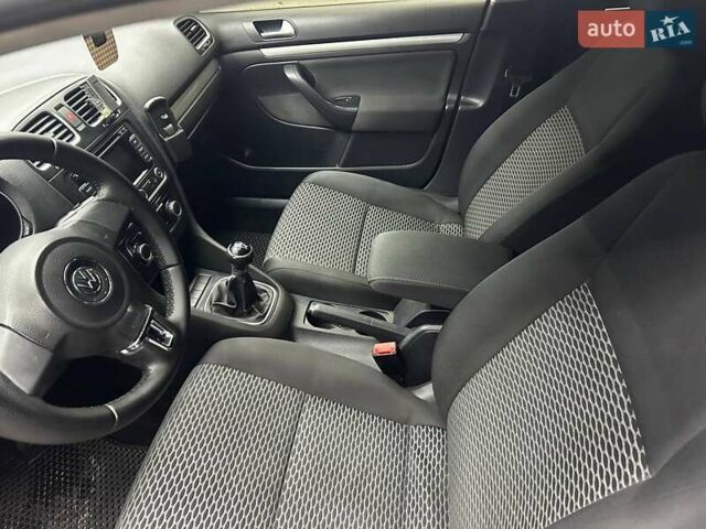 Сірий Фольксваген Гольф, об'ємом двигуна 1.6 л та пробігом 316 тис. км за 6900 $, фото 7 на Automoto.ua