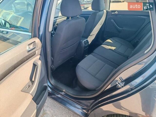 Серый Фольксваген Гольф, объемом двигателя 1.4 л и пробегом 220 тыс. км за 7700 $, фото 2 на Automoto.ua