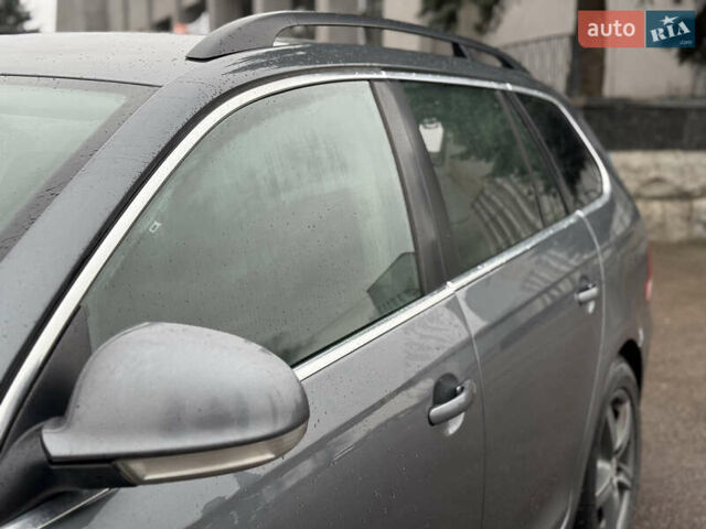 Серый Фольксваген Гольф, объемом двигателя 1.6 л и пробегом 298 тыс. км за 6550 $, фото 6 на Automoto.ua