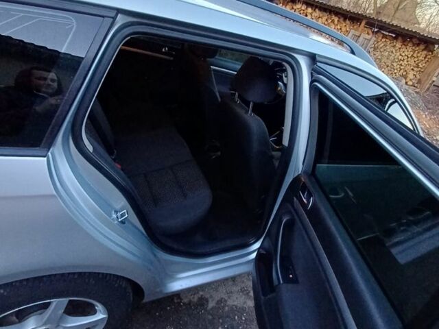 Серый Фольксваген Гольф, объемом двигателя 1.6 л и пробегом 330 тыс. км за 6500 $, фото 12 на Automoto.ua