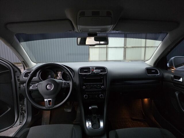 Серый Фольксваген Гольф, объемом двигателя 1.6 л и пробегом 270 тыс. км за 7500 $, фото 5 на Automoto.ua