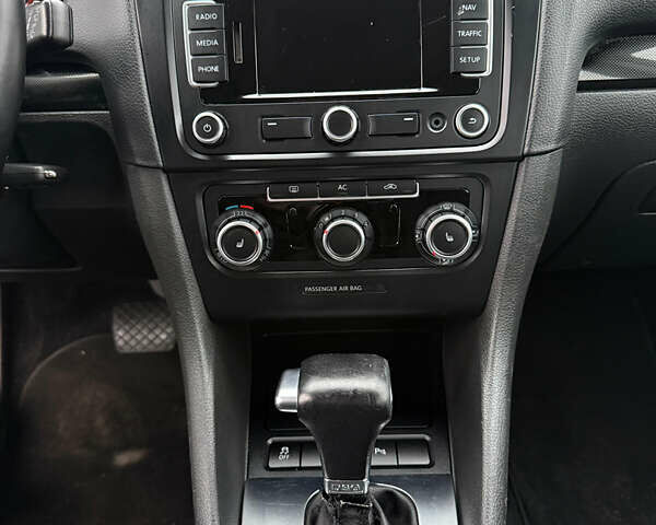 Серый Фольксваген Гольф, объемом двигателя 2 л и пробегом 277 тыс. км за 8350 $, фото 24 на Automoto.ua