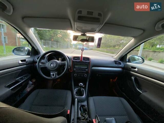 Фольксваген Гольф 2010 в Хмельницком на Automoto.ua Серый Фольксваген Гольф, объемом двигателя 1.6 л и пробегом 263 тыс. км за 7200 $, фото 20 на Automoto.ua