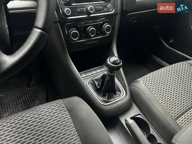 Сірий Фольксваген Гольф, об'ємом двигуна 1.6 л та пробігом 316 тис. км за 6900 $, фото 9 на Automoto.ua