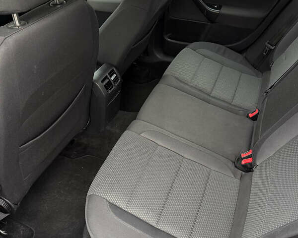 Серый Фольксваген Гольф, объемом двигателя 2 л и пробегом 277 тыс. км за 8350 $, фото 15 на Automoto.ua