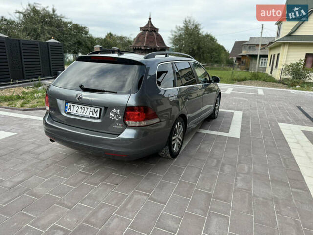 Серый Фольксваген Гольф, объемом двигателя 1.6 л и пробегом 300 тыс. км за 6300 $, фото 2 на Automoto.ua