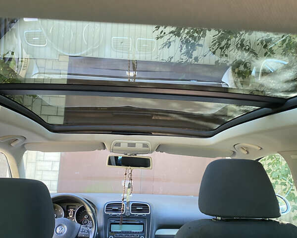 Серый Фольксваген Гольф, объемом двигателя 1.39 л и пробегом 235 тыс. км за 8500 $, фото 23 на Automoto.ua