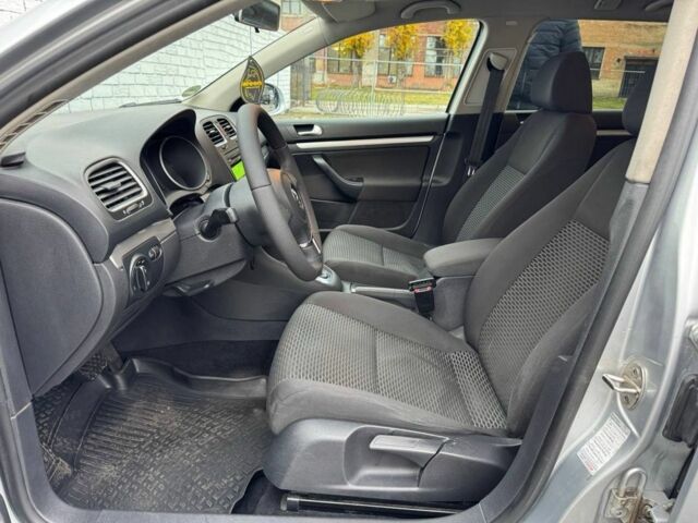 Серый Фольксваген Гольф, объемом двигателя 1.6 л и пробегом 202 тыс. км за 7500 $, фото 10 на Automoto.ua