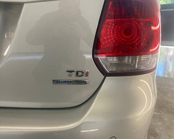 Серый Фольксваген Гольф, объемом двигателя 1.6 л и пробегом 250 тыс. км за 9600 $, фото 9 на Automoto.ua