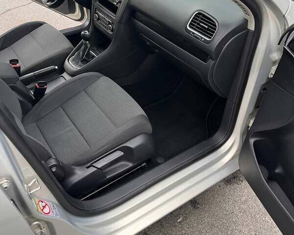 Фольксваген Гольф 2010 в Славуте на Automoto.ua Серый Фольксваген Гольф, объемом двигателя 1.39 л и пробегом 230 тыс. км за 7200 $, фото 21 на Automoto.ua