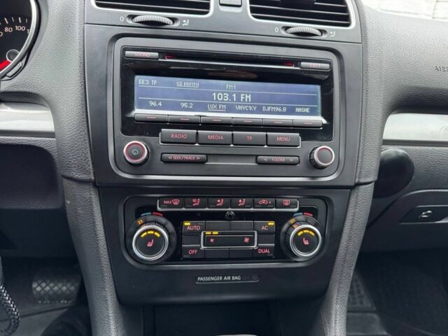 Серый Фольксваген Гольф, объемом двигателя 1.6 л и пробегом 202 тыс. км за 7500 $, фото 17 на Automoto.ua