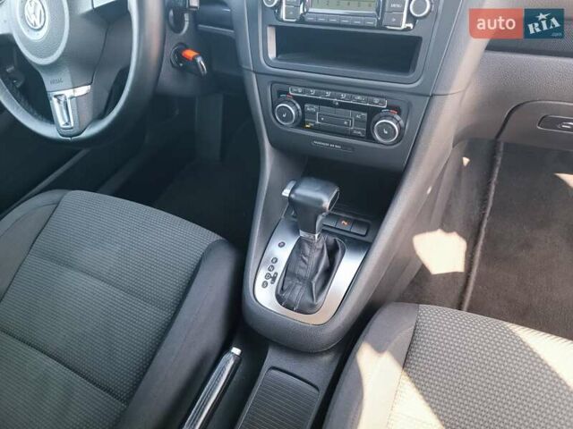 Серый Фольксваген Гольф, объемом двигателя 1.4 л и пробегом 220 тыс. км за 7700 $, фото 11 на Automoto.ua