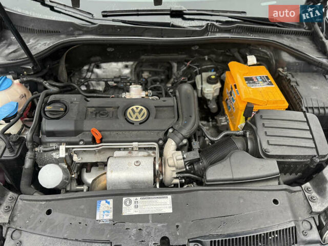 Сірий Фольксваген Гольф, об'ємом двигуна 1.39 л та пробігом 249 тис. км за 7899 $, фото 25 на Automoto.ua