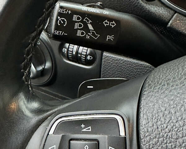 Серый Фольксваген Гольф, объемом двигателя 1.39 л и пробегом 255 тыс. км за 8500 $, фото 25 на Automoto.ua