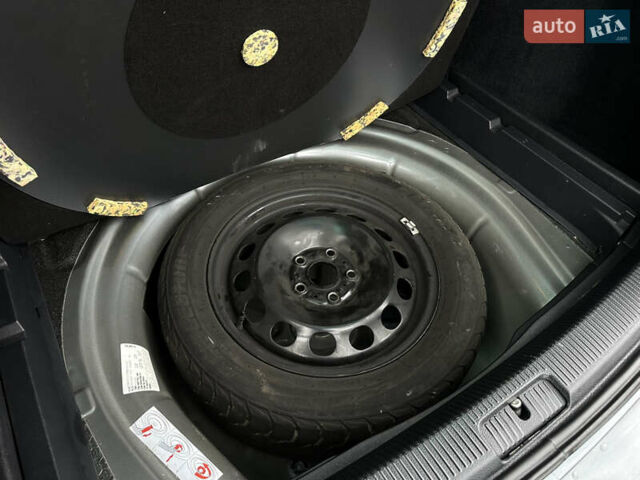 Сірий Фольксваген Гольф, об'ємом двигуна 1.39 л та пробігом 214 тис. км за 7500 $, фото 53 на Automoto.ua