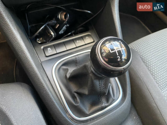 Серый Фольксваген Гольф, объемом двигателя 1.6 л и пробегом 217 тыс. км за 8800 $, фото 33 на Automoto.ua