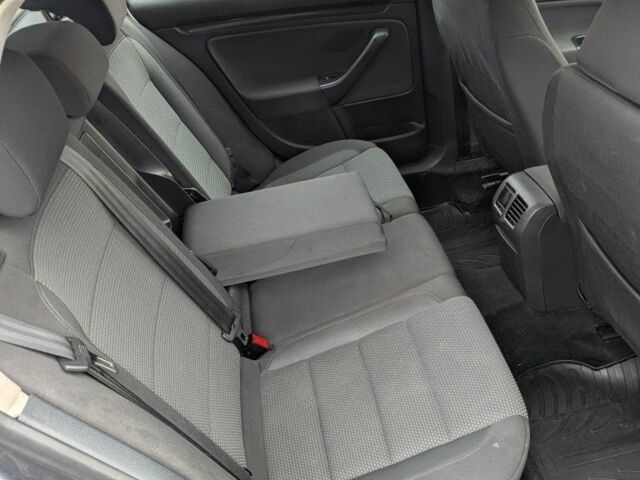 Серый Фольксваген Гольф, объемом двигателя 1.6 л и пробегом 216 тыс. км за 8300 $, фото 16 на Automoto.ua