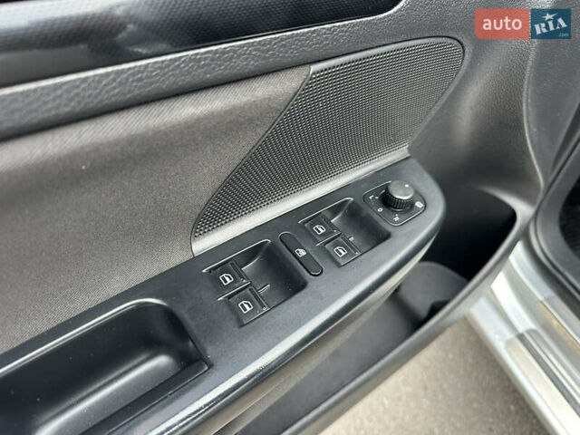 Серый Фольксваген Гольф, объемом двигателя 1.6 л и пробегом 202 тыс. км за 7399 $, фото 25 на Automoto.ua