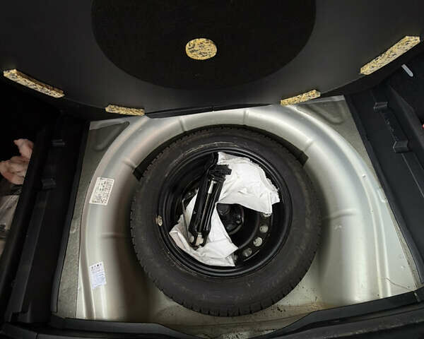 Сірий Фольксваген Гольф, об'ємом двигуна 1.39 л та пробігом 191 тис. км за 6600 $, фото 23 на Automoto.ua