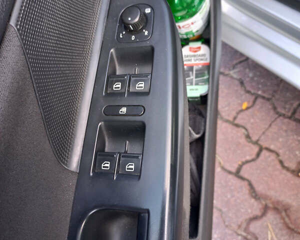 Серый Фольксваген Гольф, объемом двигателя 1.6 л и пробегом 280 тыс. км за 6900 $, фото 13 на Automoto.ua