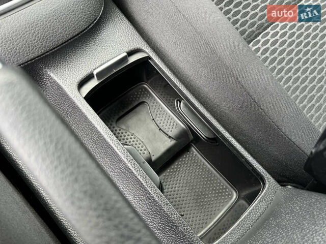Сірий Фольксваген Гольф, об'ємом двигуна 1.6 л та пробігом 213 тис. км за 7100 $, фото 70 на Automoto.ua