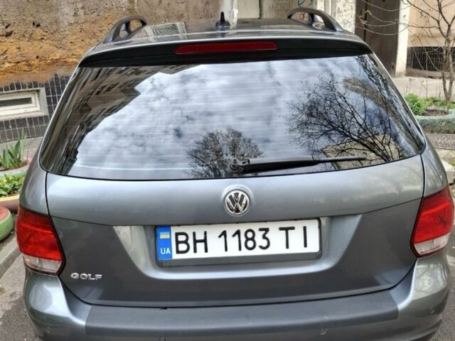 Серый Фольксваген Гольф, объемом двигателя 1.6 л и пробегом 325 тыс. км за 7600 $, фото 2 на Automoto.ua