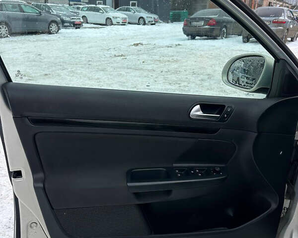 Серый Фольксваген Гольф, объемом двигателя 1.4 л и пробегом 197 тыс. км за 7600 $, фото 8 на Automoto.ua