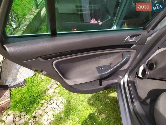 Серый Фольксваген Гольф, объемом двигателя 1.6 л и пробегом 204 тыс. км за 7500 $, фото 29 на Automoto.ua