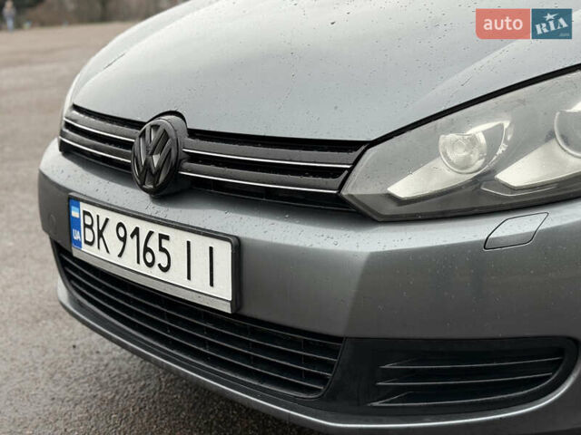 Серый Фольксваген Гольф, объемом двигателя 1.6 л и пробегом 298 тыс. км за 6550 $, фото 4 на Automoto.ua
