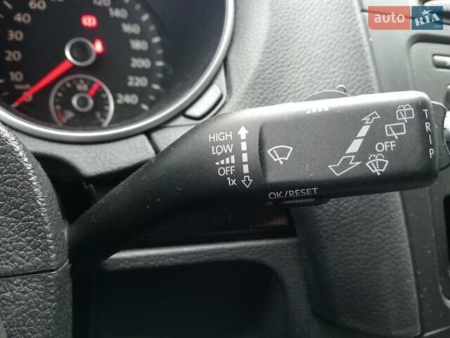 Серый Фольксваген Гольф, объемом двигателя 1.6 л и пробегом 235 тыс. км за 7500 $, фото 9 на Automoto.ua