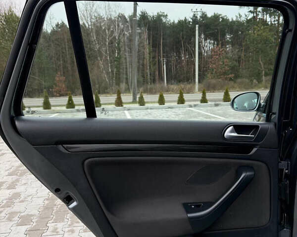 Серый Фольксваген Гольф, объемом двигателя 2 л и пробегом 277 тыс. км за 8350 $, фото 16 на Automoto.ua