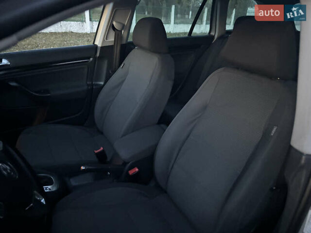 Серый Фольксваген Гольф, объемом двигателя 1.39 л и пробегом 238 тыс. км за 7900 $, фото 9 на Automoto.ua