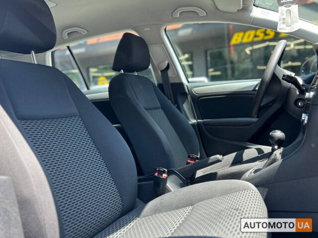 Сірий Фольксваген Гольф, об'ємом двигуна 2 л та пробігом 332 тис. км за 8200 $, фото 19 на Automoto.ua