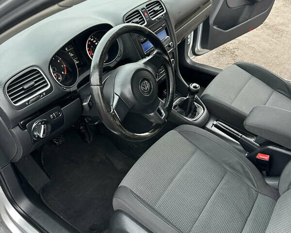 Серый Фольксваген Гольф, объемом двигателя 1.39 л и пробегом 240 тыс. км за 6750 $, фото 16 на Automoto.ua