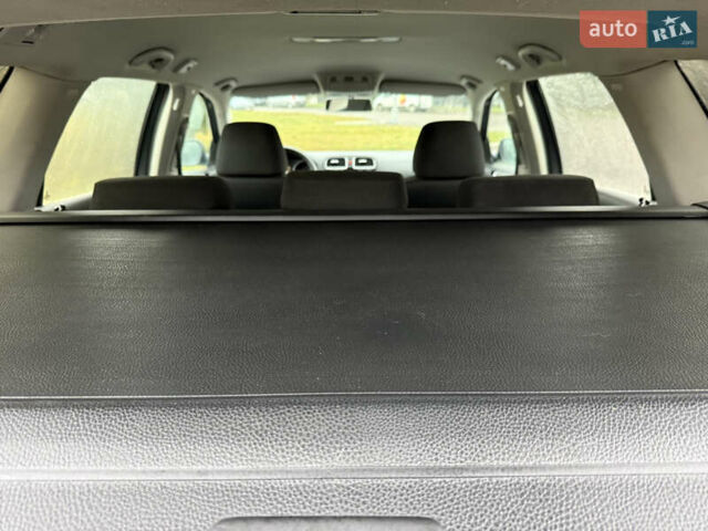 Серый Фольксваген Гольф, объемом двигателя 1.6 л и пробегом 298 тыс. км за 6550 $, фото 58 на Automoto.ua