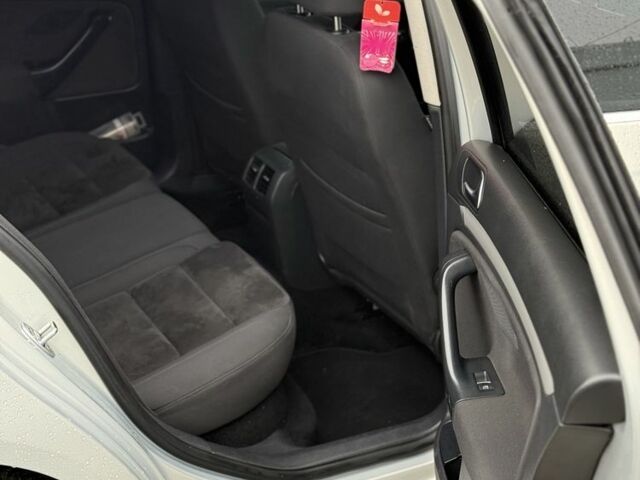 Сірий Фольксваген Гольф, об'ємом двигуна 1.6 л та пробігом 184 тис. км за 7000 $, фото 13 на Automoto.ua