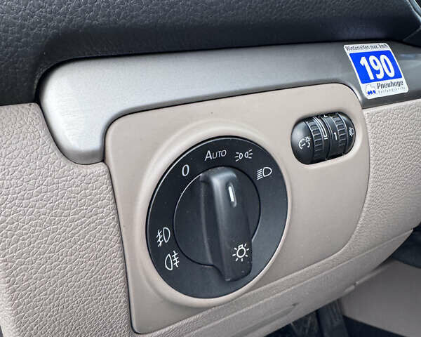 Сірий Фольксваген Гольф, об'ємом двигуна 1.6 л та пробігом 241 тис. км за 7099 $, фото 37 на Automoto.ua