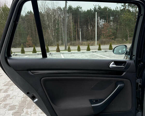 Серый Фольксваген Гольф, объемом двигателя 2 л и пробегом 277 тыс. км за 8350 $, фото 43 на Automoto.ua