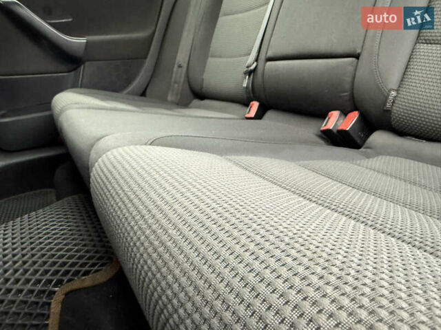 Серый Фольксваген Гольф, объемом двигателя 1.6 л и пробегом 298 тыс. км за 6550 $, фото 45 на Automoto.ua