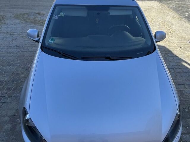 Серый Фольксваген Гольф, объемом двигателя 1.6 л и пробегом 250 тыс. км за 7800 $, фото 4 на Automoto.ua