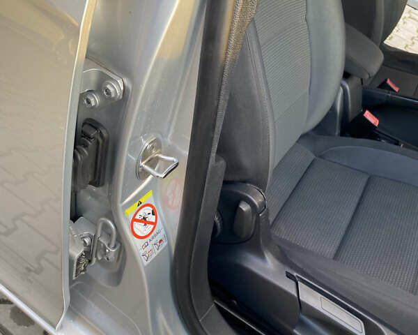 Серый Фольксваген Гольф, объемом двигателя 1.6 л и пробегом 217 тыс. км за 8800 $, фото 44 на Automoto.ua