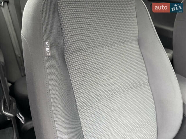 Серый Фольксваген Гольф, объемом двигателя 1.6 л и пробегом 298 тыс. км за 6550 $, фото 48 на Automoto.ua