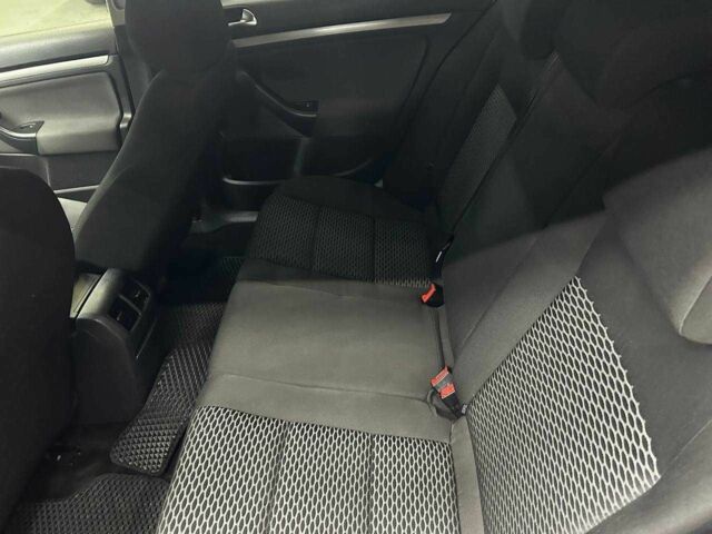 Сірий Фольксваген Гольф, об'ємом двигуна 1.6 л та пробігом 316 тис. км за 6900 $, фото 12 на Automoto.ua