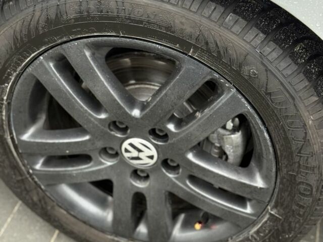 Сірий Фольксваген Гольф, об'ємом двигуна 1.6 л та пробігом 184 тис. км за 7000 $, фото 5 на Automoto.ua